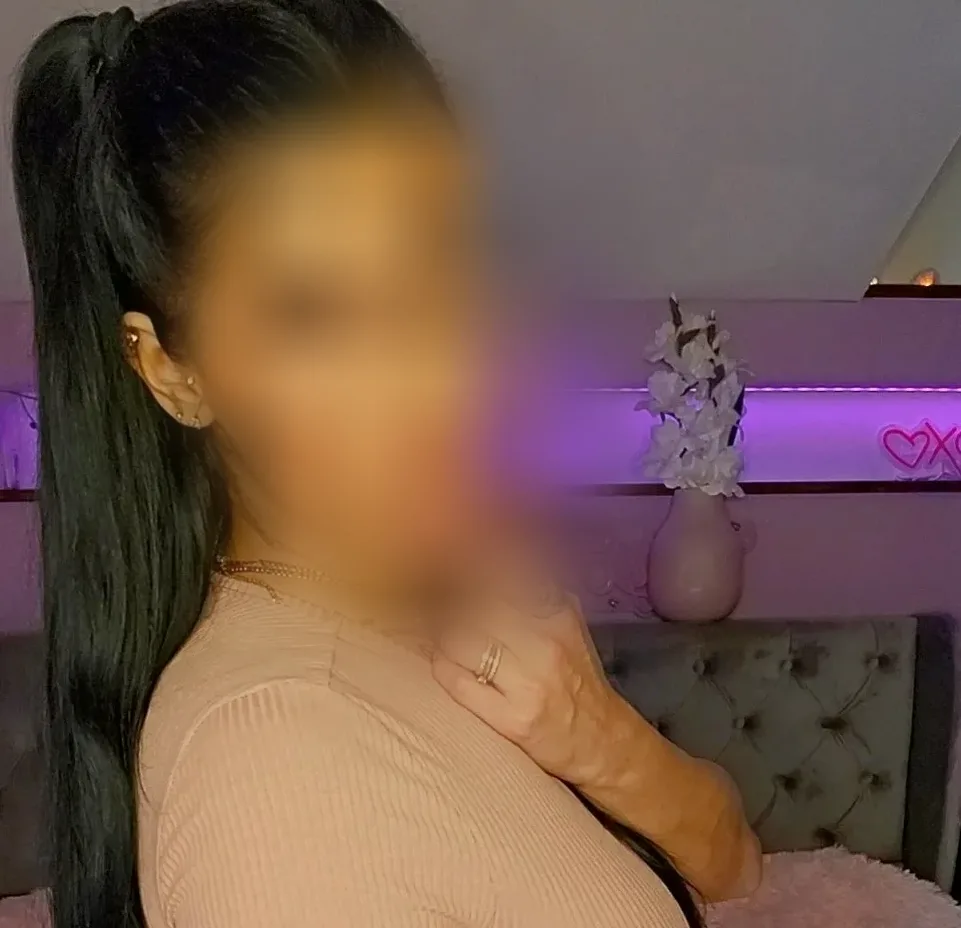 Aino, 33