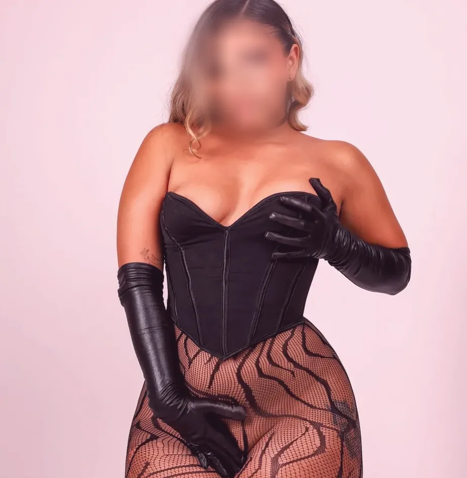 Nathalie, 22