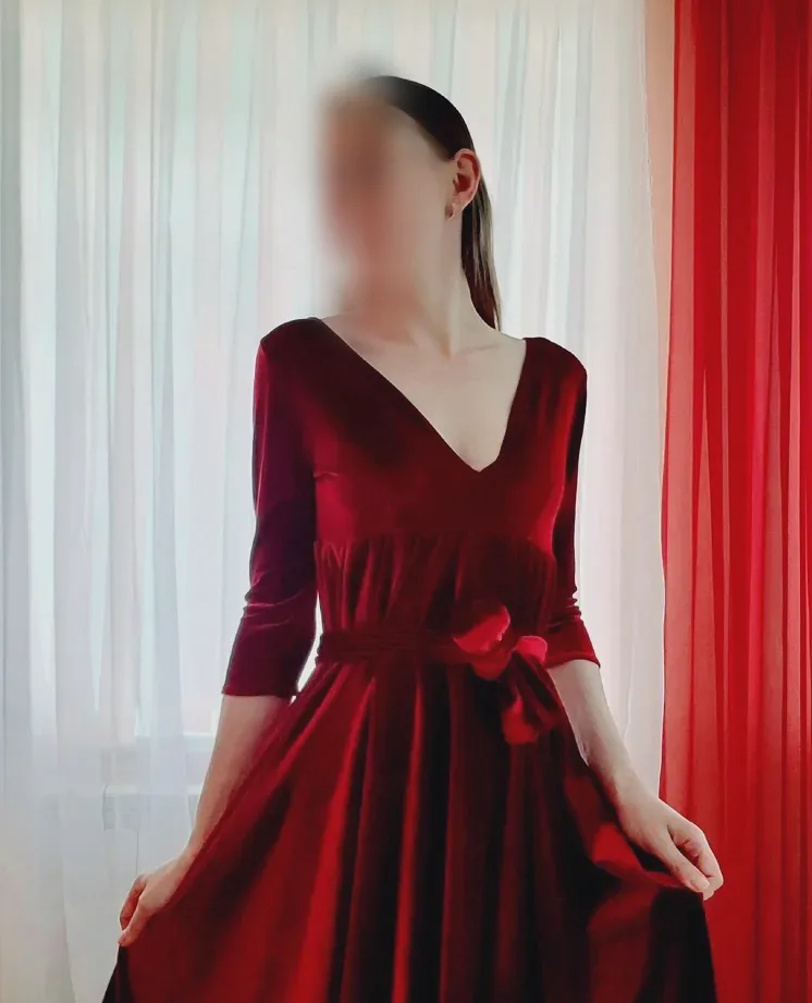 Nina, 26